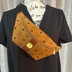 Authentic MCM e4145 vintage belt bag Fanny pack